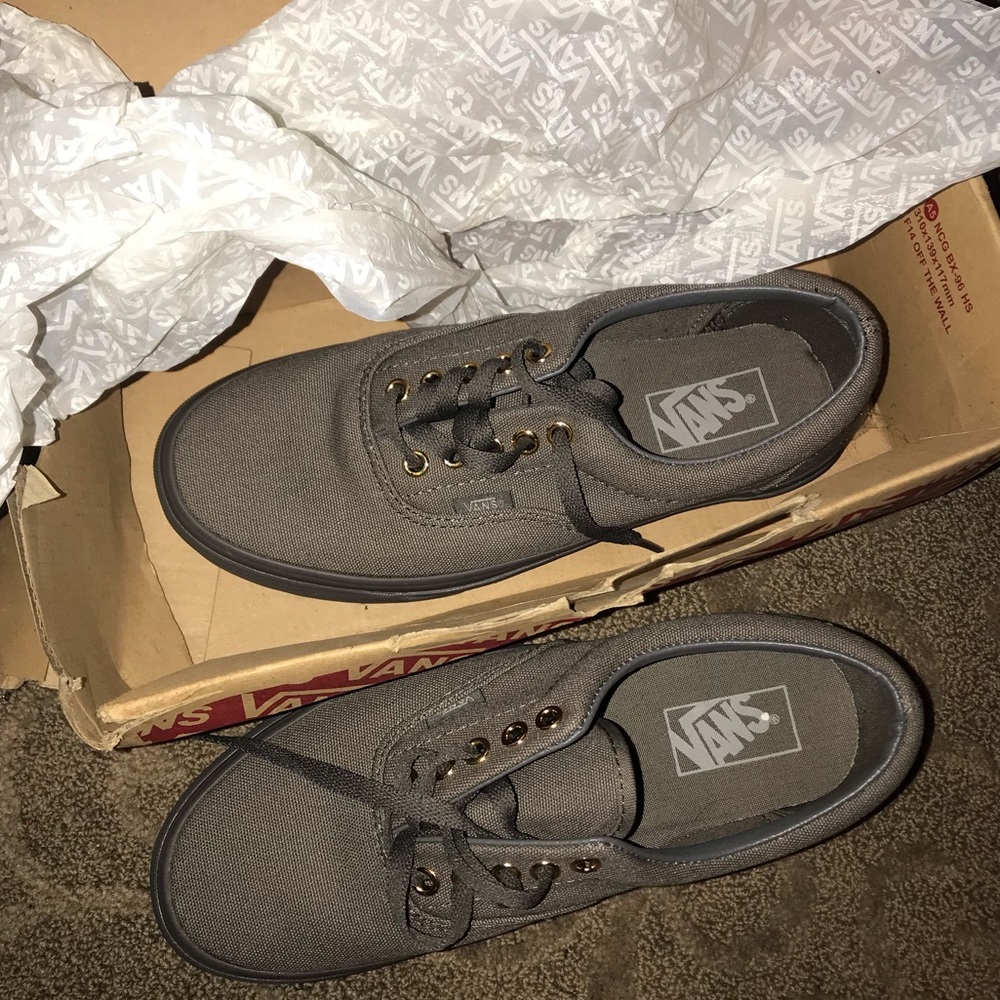 Era gold mono vans grey